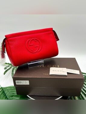 GUCCI | ✨NEW✨ Soho Cosmetic Case / Pouch in Red Pebbled Leather